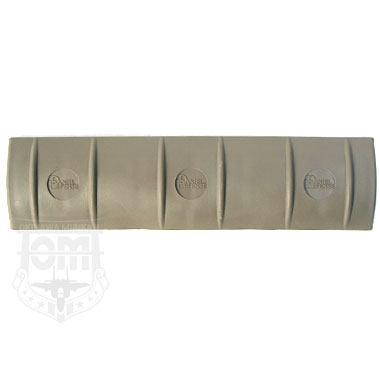 DANIEL DEFENSE HANDGUARD PANEL TAN 米軍払い下げ品の商品詳細