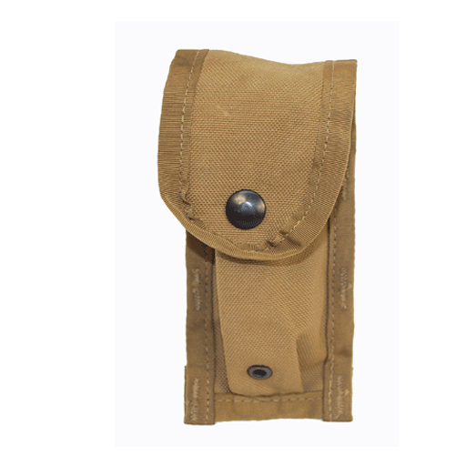 米軍放出品 軍用実物

US MOLLE2 9MM MAGAZINE POUCH (SINGULE)

コヨーテカラーナイロン製
9MMのマガジンを1本収納できます。

※画像のタグと異なる場合がございます。