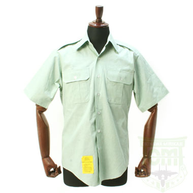 米軍払い下げ品 軍用実物

US ARMY ショートスリーブシャツ AG415
SHIRT MANS SHORT SLEEVE AG-415 DURABLE PRESS

アメリカ陸軍で使用されたショートスリーブシャツです。薄手の素材を使用しており、両肩にエポレット、両胸にポケットが1つずつ付いたデザインをしております。

※イメージ画像をタグのデザインが異なる場合があります。
