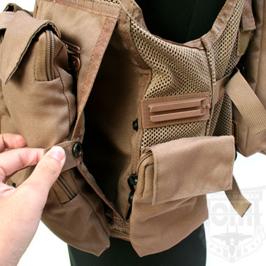 SNAP TRACK DESERT SURVIVAL VEST ポーチセット 米軍払い下げ品の商品