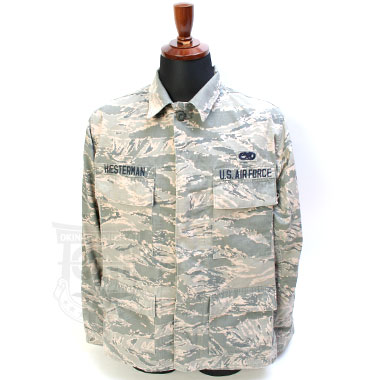 U.S.A.F ABU UTILITY ジャケット ワッペン付 迷彩服の商品詳細