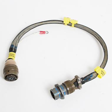 米軍払い下げ

ASSY 98341-503
KIT FUEL TANK EXT
P/N 88274-1
CABLE ASSY (W240)

ケーブルですが、詳細不明です。

コード長さ：約44cm(端子先端含む)

※画像と細部や印字などが異なる場合がございます。