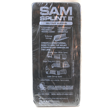 米軍放出品 軍用実物

SAM SPLINT 2 (Millitary Version)

カラー：OD

サイズ:約10.8cm×92cm×0.4cm

素材：クッション素材

腕や足の骨を折った際等に使用できる固定用パッドです。防水、クッション性があり形状を記憶する事ができます。

※米軍放出品の為、取り扱い説明書が付属しない場合がございます。
※イメージ画像と商品の仕様が異なる場合がございます。予めご了承下さいませ。

メーカー：North American Rescue Products,Inc

NAR ノースアメリカンレスキュー MEDIC メディック 医療