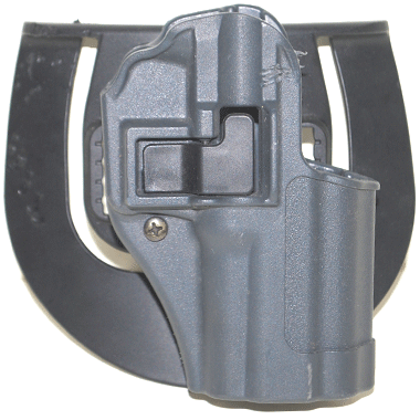 米軍放出品

BLACKHAWK CQC HOLSTER ブラックホーク ホルスター

カラー：ブラック

サイズ：約12×14.5×8cm

樹脂のような素材です。

プラスドライバーで角度調整可能です。

メーカー：BLACKHAWK ブラックホーク

※マウント部分に数か所、約1?2mmの傷がございます。

※米軍放出品の為、画像の程度とは若干異なる場合がございますので予めご了承下さい。
(キズ、へこみ、汚れ、穴あき、ほつれ、文字書入れ(名前、ナンバー)など

