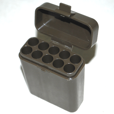 米軍放出品

10 BLASTING CAPS 雷管収納カップ OD

カラー：OD

サイズ：約6.5×5.5×2.5cm

素材：プラスチック

雷管を10本収納するカップになります。

コレクションにいかがでしょうか。

※米軍放出品の為、画像の程度とは若干異なる場合がございますので予めご了承下さい。
(キズ、へこみ、汚れ、穴あき、ほつれ、文字書入れ(名前、ナンバー)など