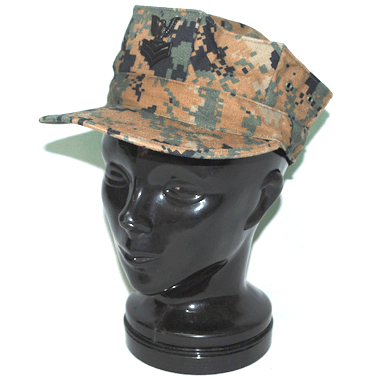 米軍放出品 軍用実物 アメリカ海軍

US NAVY
COVER GARRISON MARPAT WOODLAND NAVY

サイズ：L

素材：コットン50％　ナイロン50％

珍しいウッドランドマーパットカラーのNAVY CAP

あまり放出されてこないアイテムなので、
コレクション等にいかがでしょうか？

※帽章、タグは海軍ですが生地本体はUSMCです。

※米軍放出品の為、画像の程度とは若干異なる場合がございますので予めご了承下さい。
(キズ、へこみ、汚れ、穴あき、ほつれ、色味、文字書入れ(名前、ナンバー)など