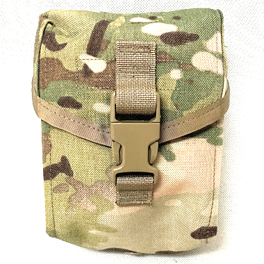 米軍放出品 軍用実物

FIRST AID KIT POUCH ポーチ マルチカモ 

IFAK OEF-CP

カラー：マルチカモ

サイズ：約16×12×7cm

素材：ナイロン

3Mテープ、ゴム手袋付き

内部にはインサートケースがあります。

ゴムバンドで仕切りがあり、ケースごと出し入れが可能な為、非常に便利です。

キャンプグッズや普段使いのポーチとしても多目的に使えます！

※米軍放出品の為、画像の程度とは若干異なる場合がございますので予めご了承下さい。
(キズ、へこみ、汚れ、穴あき、ほつれ、色味、文字書入れ(名前、ナンバー)など