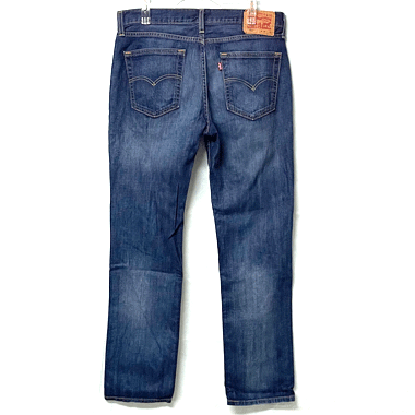 米軍放出品

LEVI STRAUSS & CO リーバイス514 デニムパンツ ジーンズ

カラー：ブルー

サイズ：32/32
ウエスト：約84cm　股下：約77cm

素材：コットン100%

サバゲー、普段使いにいかがでしょうか。

※米軍放出品の為、画像の程度とは若干異なる場合がございますので予めご了承下さい。
(キズ、へこみ、汚れ、穴あき、ほつれ、色味、文字書入れ(名前、ナンバー)など