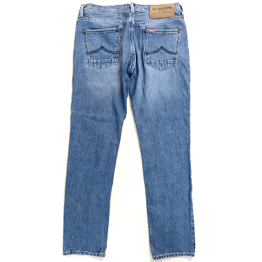 米軍放出品

BOBSON SKINNY MID RISE デニムパンツ ブルー

カラー：ブルー

サイズ：30
ウエスト：約80cm　股下：約80cm

素材：コットン98％　エラスタン2％

MADE IN JAPAN

※米軍放出品の為、画像の程度とは若干異なる場合がございますので予めご了承下さい。
(キズ、へこみ、汚れ、穴あき、ほつれ、文字書入れ(名前、ナンバー)など