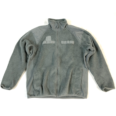 米軍放出品 軍用実物

JACKET FLEECE COLD WEATHER GEN3 フリースジャケット FG

カラー：FG

サイズ：M-R
着丈：約61cm　身幅：約58cm　裄丈：約84cm

若干使用感ありますが、大きな汚れなどはございません。

両胸ベルクロ付き、ウエストポケット、内側胸あたりメッシュポケットございます。

※米軍放出品の為、画像の程度とは若干異なる場合がございますので予めご了承下さい。
(キズ、へこみ、汚れ、穴あき、ほつれ、文字書入れ(名前、ナンバー)など