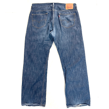 米軍放出品

LEVI STRAUSS 569 リーバイス デニムパンツ 

カラー：ブルー

サイズ：36×34
ウエスト：約91cm　股下：約86cm

素材：コットン100％

※股下が白くなっております。

※米軍放出品の為、画像の程度とは若干異なる場合がございますので予めご了承下さい。
(キズ、へこみ、汚れ、穴あき、ほつれ、色味、文字書入れ(名前、ナンバー)など