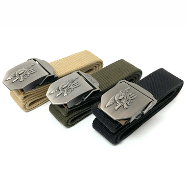 米軍放出品

5.11 OPERATOR BELT  NAVY SEALS タクティカル キャンバス ベルト

カラー：ブラック/OD/TAN

サイズ：フリー(UNISEX)
全長：約115cm(バックル除く)　ベルト幅：約4cm

素材：キャンバス

キャンバス生地で強度があり、バックルも重厚感のある質感です。

バックルのデザインが画像のイメージとわずかに異なる場合ございます。

※米軍放出品の為、画像の程度とは若干異なる場合がございますので予めご了承下さい。
(キズ、へこみ、汚れ、穴あき、ほつれ、色味、文字書き入れなど)
