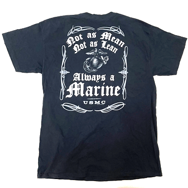 米軍放出品

GILDAN USMC ミリタリープリントTシャツ ブラック

カラー：ブラック

サイズ：L
着丈:約71cm 身幅:約50cm 肩幅:約50cm 袖丈:約17cm

素材：コットン100％

胸にワンポイント、バックに大きくプリントがございます。

※米軍放出品の為、画像の程度とは若干異なる場合がございますので予めご了承下さい。
(キズ、へこみ、汚れ、穴あき、ほつれ、文字書入れ(名前、ナンバー)など