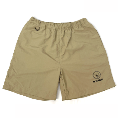 MIRIKAJI ORIGINAL WEAR

U.S FORCES SERIES SHORTS NAVY

イージーショーツ NAVY ロゴ

カラー：サンドカーキ/ブラック

サイズ：M /L/XL
M：総丈46cm 適応ウエスト76-81cm 股下15cm 股ワタリ35cm
L：総丈48cm 適応ウエスト81-87cm 股下17cm 股ワタリ36cm
XL：総52cm 適応ウエスト87-93cm 股下19cm 股ワタリ38cm

素材：ナイロン 100％ グログランクロス

アメリカ軍トレーニングショートパンツをモチーフにしました。
右ウエストにはDリング、ヒップポケットはジッパー付き
機能性は実物品以上です。

シンプルなデザインで着回し抜群。
老若男女が普段使いできるように短すぎず横に広がりすぎないサイズ感。

街中、スポーツ、キャンプなど様々なシーンで活躍できる
ヘビロテ間違いなしの一品です！

ショートパンツ イージーパンツ ハーフパンツ
