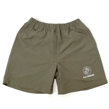 MIRIKAJI ORIGINAL WEAR

U.S FORCES SERIES SHORTS USMC

イージーショーツ USMC ロゴ

カラー：OD/グレー

サイズ：M /L/XL
M：総丈46cm 適応ウエスト76-81cm 股下15cm 股ワタリ35cm
L：総丈48cm 適応ウエスト81-87cm 股下17cm 股ワタリ36cm
XL：総52cm 適応ウエスト87-93cm 股下19cm 股ワタリ38cm

素材：ナイロン 100％ グログランクロス

アメリカ軍トレーニングショートパンツをモチーフにしました。
右ウエストにはDリング、ヒップポケットはジッパー付き
機能性は実物品以上です。

シンプルなデザインで着回し抜群。
老若男女が普段使いできるように短すぎず横に広がりすぎないサイズ感。

街中、スポーツ、キャンプなど様々なシーンで活躍できる
ヘビロテ間違いなしの一品です！

ショートパンツ イージーパンツ ハーフパンツ