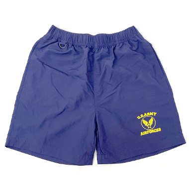 MIRIKAJI ORIGINAL WEAR

U.S FORCES SERIES SHORTS USAAF

イージーショーツ ARMY AIR FORCE ロゴ

カラー：ネイビー/イエロー

サイズ：M /L/XL
M：総丈46cm 適応ウエスト76-81cm 股下15cm 股ワタリ35cm
L：総丈48cm 適応ウエスト81-87cm 股下17cm 股ワタリ36cm
XL：総52cm 適応ウエスト87-93cm 股下19cm 股ワタリ38cm

素材：ナイロン 100％ グログランクロス

アメリカ軍トレーニングショートパンツをモチーフにしました。
右ウエストにはDリング、ヒップポケットはジッパー付き
機能性は実物品以上です。

シンプルなデザインで着回し抜群。
老若男女が普段使いできるように短すぎず横に広がりすぎないサイズ感。

街中、スポーツ、キャンプなど様々なシーンで活躍できる
ヘビロテ間違いなしの一品です！

ショートパンツ イージーパンツ ハーフパンツ