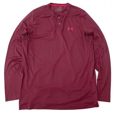 米軍放出品 

UNDER ARMOUR アンダーアーマー バンドカラー ロングスリーブシャツ

COLD GEAR コールドギア

カラー：バーガンディ

サイズ：M
着丈：約72cm　身幅：約54cm　肩幅：約40cm　裄丈：約66cm

素材：ポリエステル95% ポリウレタン5%

Tシャツのような素材感

軽量で伸縮性ございます。

※米軍放出品の為、画像の程度とは若干異なる場合がございますので予めご了承下さい。
(キズ、へこみ、汚れ、穴あき、ほつれ、色味、文字書き入れなど)