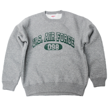 MIRIKAJI ORIGINAL WEAR 

U.S AIRFORCE AREA CODE『098』SWEATSHIRT HEATHER GRAY スウェットシャツ 裏起毛 

カラー：ヘザーグレー

サイズ：S/M/L/XL
S　  身丈:約63cm　身幅:約52cm　肩幅:約44cm　袖丈:約57cm
M　 身丈:約67cm　身幅:約55cm　肩幅:約48cm　袖丈:約60cm
L　  身丈:約71cm　身幅:約58cm　肩幅:約52cm　袖丈:約61cm
XL   身丈:約76cm　身幅:約63cm　肩幅:約55cm　袖丈:約62cm

※制作段階で熱を通す工程がございますので上記サイズから約1-2cmの誤差が生じます。予め了承ください。

素材：綿 52％ ポリエステル 48％ 裏起毛

10.0オンス　ダブルステッチ

秋冬には欠かせないふっくらやわらかな裏起毛クルーネックスウェット。

沖縄の市外局番「098」とミリタリーのコラボ。

ミリタリーとの繋がりが長い沖縄だからこそ生まれたデザインです。

普段使いからリラックスシーンにも活躍するオススメの一着。

お土産にもオススメです。
