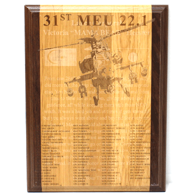 米軍放出品

USMC ミリタリーモニュメント 置物 壁掛けタイプ 木製

サイズ：約31×23cm

素材：木製

壁掛け用の穴が開いております。

※米軍放出品の為、画像の程度とは若干異なる場合がございますので予めご了承下さい。
(キズ、へこみ、汚れ、穴あき、ほつれ、文字書入れ(名前、ナンバー)など