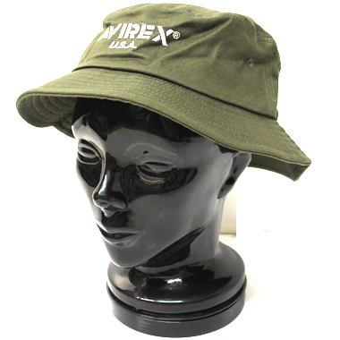 AX TWILL BUCKET HAT A バケットハット

カラー：OD

サイズ：57-59cm

フロントに刺繍がございます。


