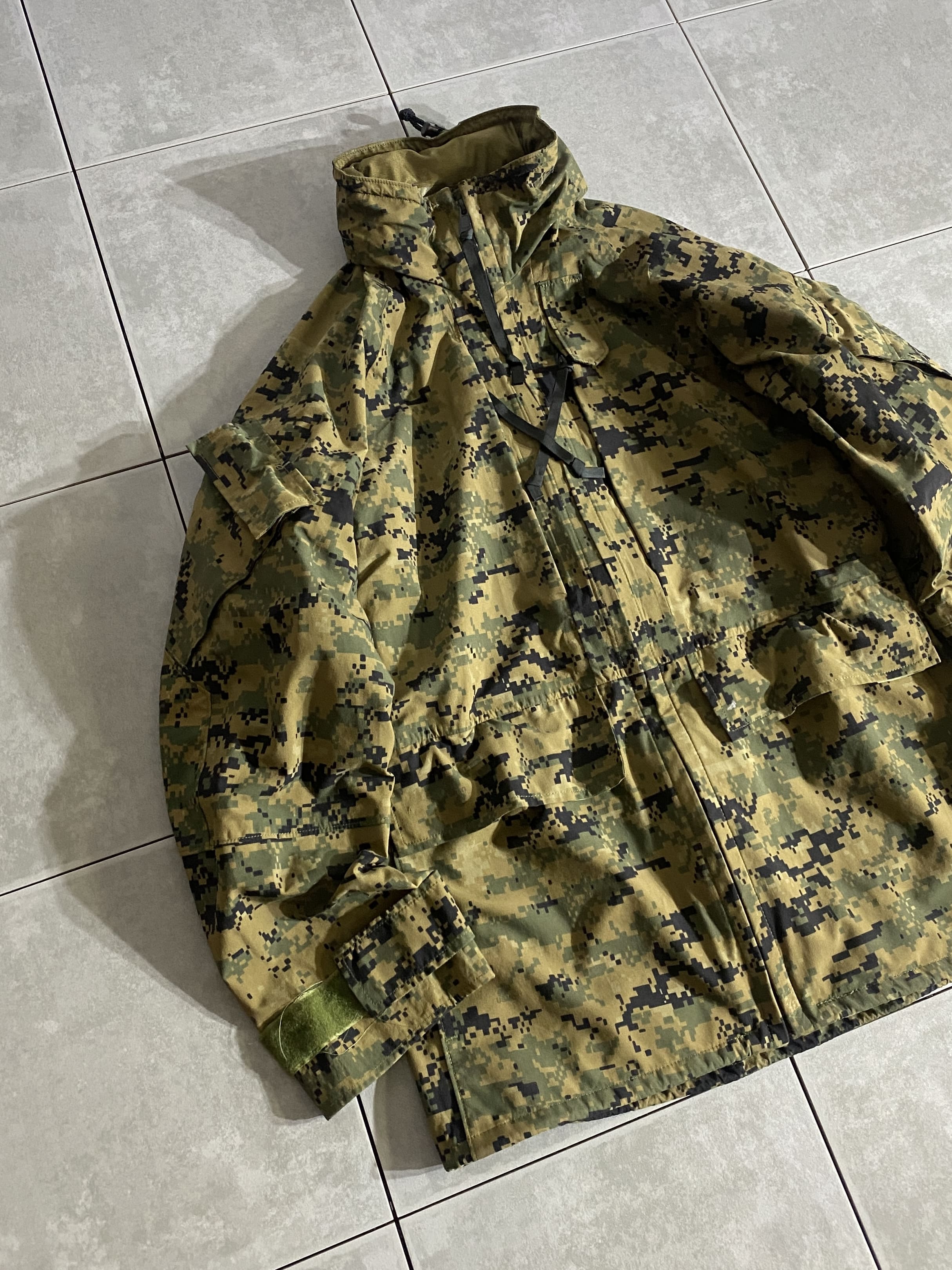 U.S.M.C. ECWCS WATERPROOF PARKA