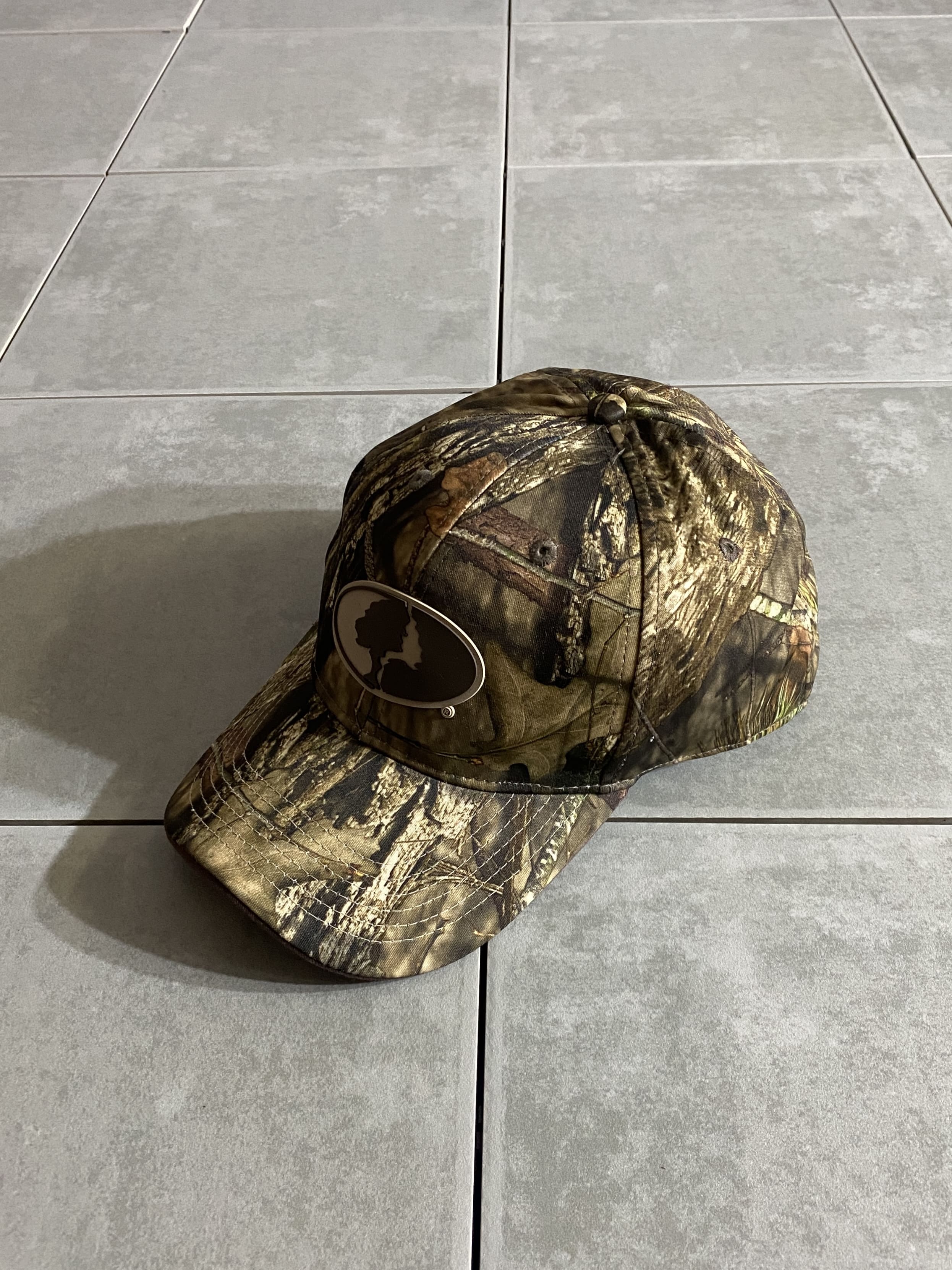 MOSSY OAK

【MOSSY OAK】Outdoor Cap Real Tree Camo 

【カラー】Real Tree Camo 

【サイズ】L/XL

MOSSY OAKのアウトドアキャップ。

リアルツリー柄はトレンド感があり、ストリートはもちろん
シンプルなコーデのワンポイントとしても
お使いいただけるアイテムです。

※画像の程度とは若干異なる場合がございますので予めご了承下さい。
(キズ、へこみ、汚れ、穴あき、ほつれ、文字書入れ(名前、ナンバー)など