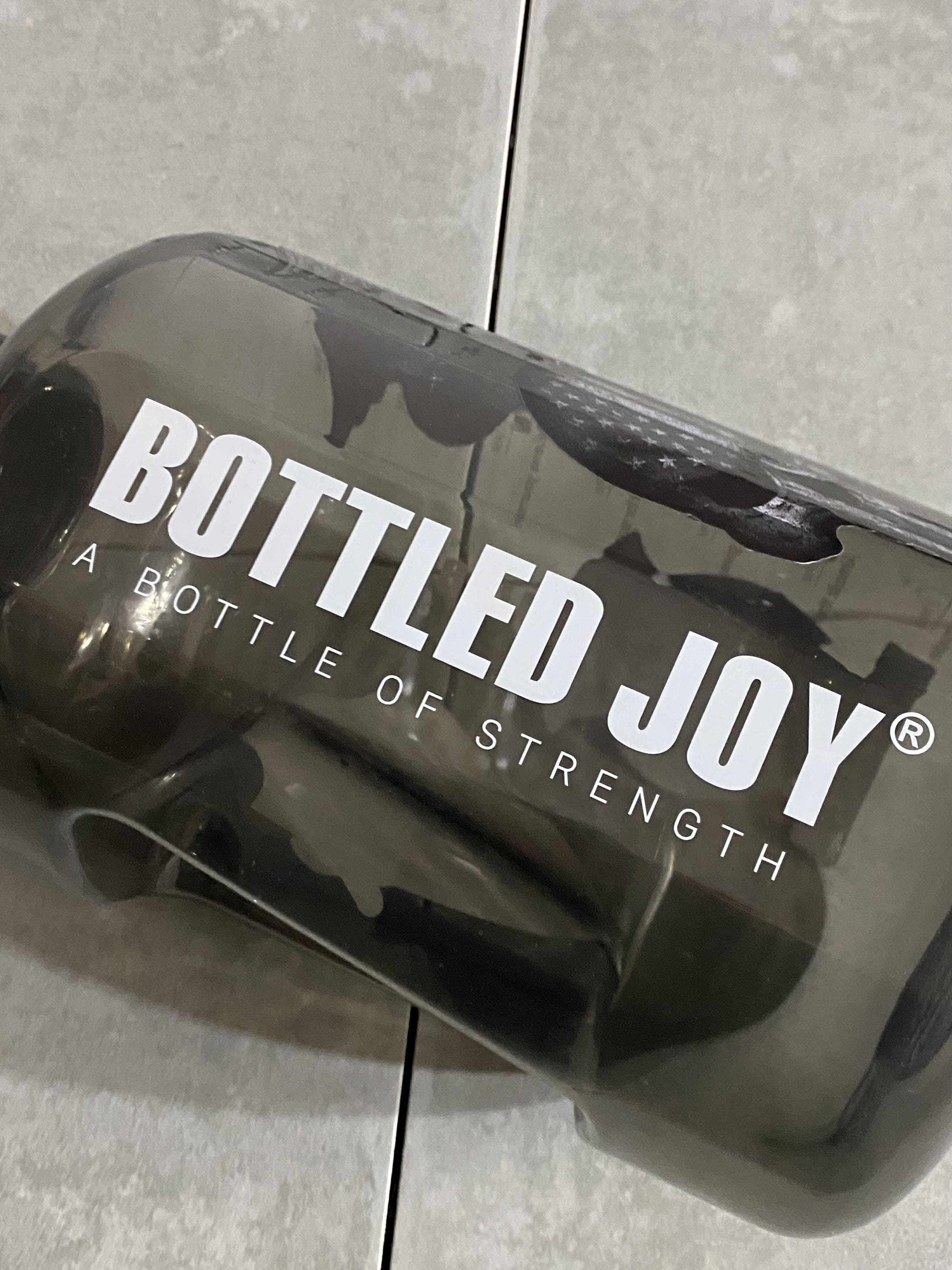 【BOTTLED JOY】Grip Water Bottle