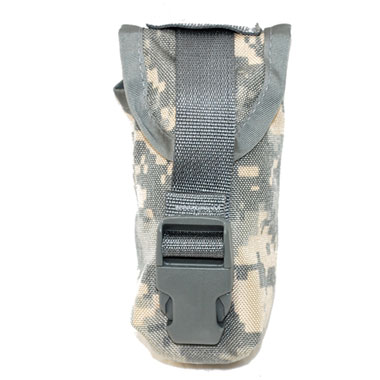 米軍払い下げ品 軍用実物

FLASHBANG POUCH フラッシュバング ACU

ナイロン製のACUカラー

フラッシュバング(閃光弾)を携帯する専用のポーチです。閃光弾を1本収納することができ、フラップもファスティックで簡単に開閉が可能です。

取り付けはMOLLEウェビング方式でベストはもちろん、レッグパネルやバックパック等のウェビング対応品ならどこにでもしっかりと取り付け可能です。

※ファスティックの形状がイメージ画像と異なる場合がございます。

《US ARMY アメリカ陸軍 MOLLE UCP ナイロンポーチ ミリタリーポーチ サバイバルゲーム ミリタリーポーチ》
