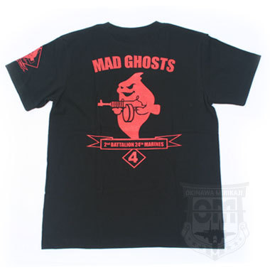 ミリタリープリントT-シャツ

MAD GHOSTS
マッド ゴースト バックプリント Tシャツ

シカゴに本拠地を持つ第24海兵隊・第2大隊のロゴをモチーフにしたTシャツです。
同隊は戦時や国家非常事態時に、戦闘及びサポート要員を提供する予備歩兵大隊です。
創設の起源は、1922年第9回予備大隊創設から始まり、その後、第二次世界大戦・朝鮮戦争・湾岸戦争・近年のイラクでの対テロ戦争にも参加しています。


生地はUnited Athleのコットン100％で
型崩れしにくく丈夫。

また、着るほどに馴染んできますので長く
着用していけます。

【サイズ】
 S 肩幅:約43cm 身幅:約47cm 着丈:約64cm 袖丈:約19cm
 M 肩幅:約46cm 身幅:約52cm 着丈:約69cm 袖丈:約21cm
 L 肩幅:約49cm 身幅:約55cm 着丈:約73cm 袖丈:約21cm
XL 肩幅:約55cm 身幅:約60cm 着丈:約76cm 袖丈:約21cm


※適応サイズはあくまでも目安です。

※Ｔシャツサイズの規格は日本規格です。※